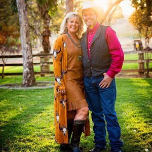 Meet your Posher, Debbie